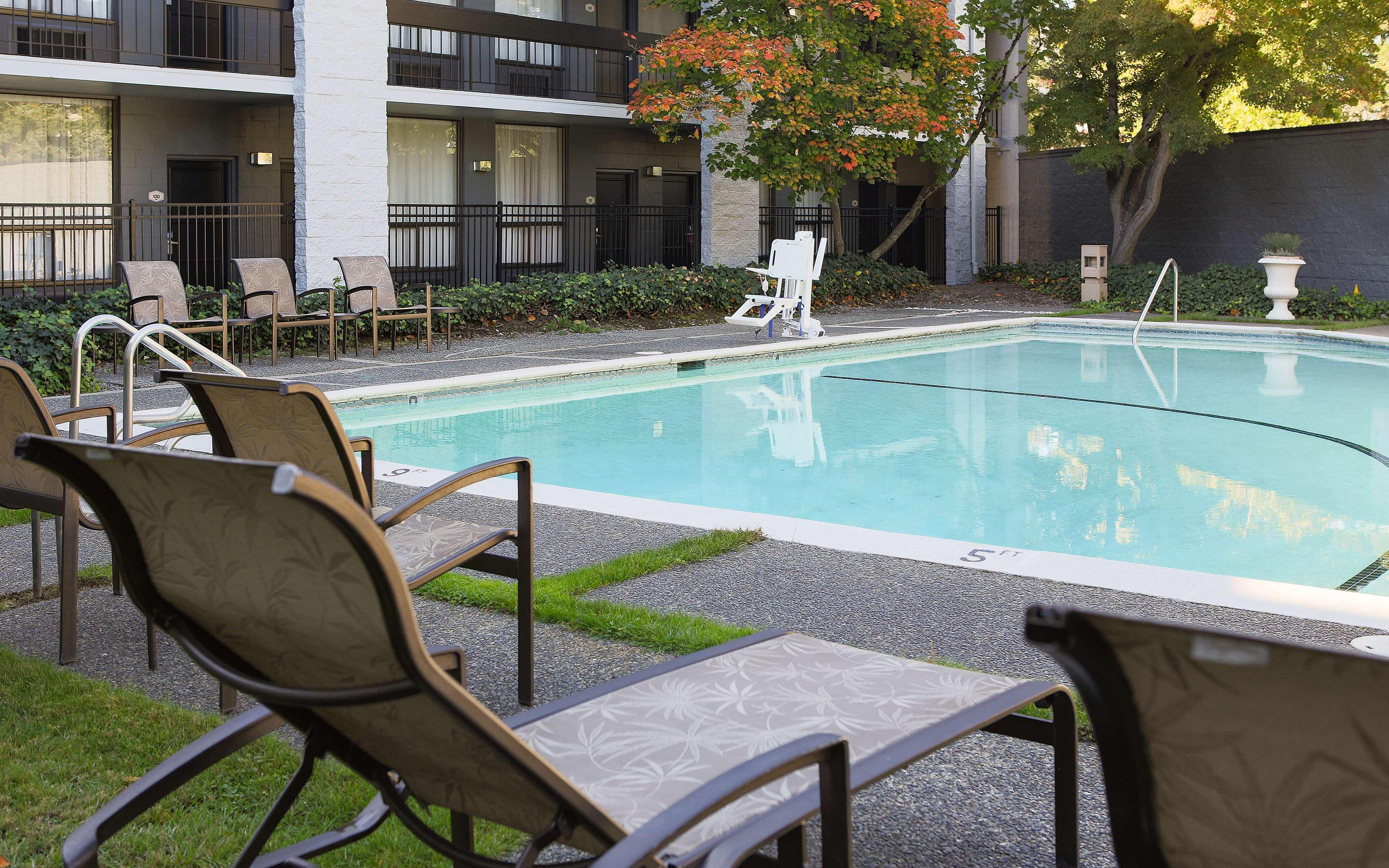 Hotel 116, A Coast Hotel Bellevue Esterno foto